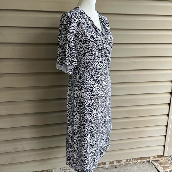 •Madison• NWT Animal Print Faux Wrap Dress - Size 3X - Picture 6 of 11